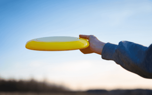 Frisbee Spielvarianten mit Freunden und Anfängern